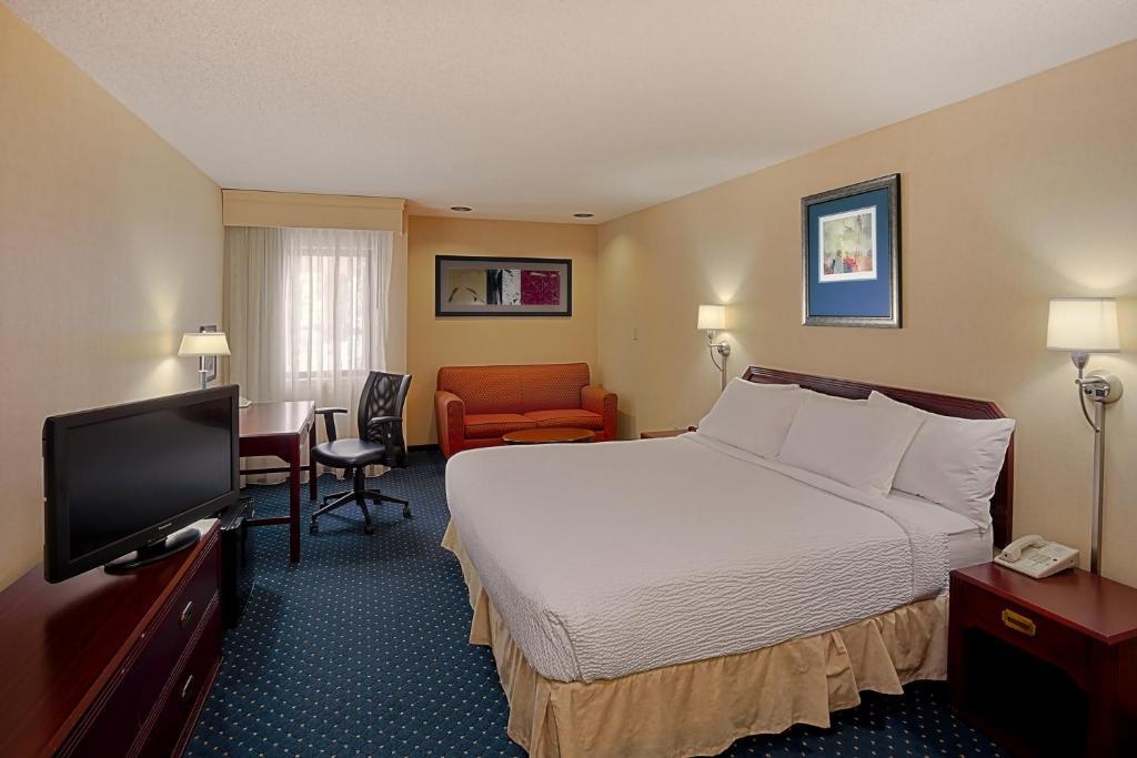 Quality Inn & Suites- Valparaiso Phòng bức ảnh
